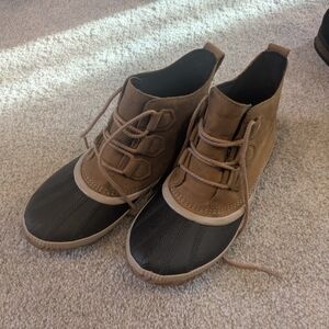 Men's Brown and Black Lace-Up Shoes